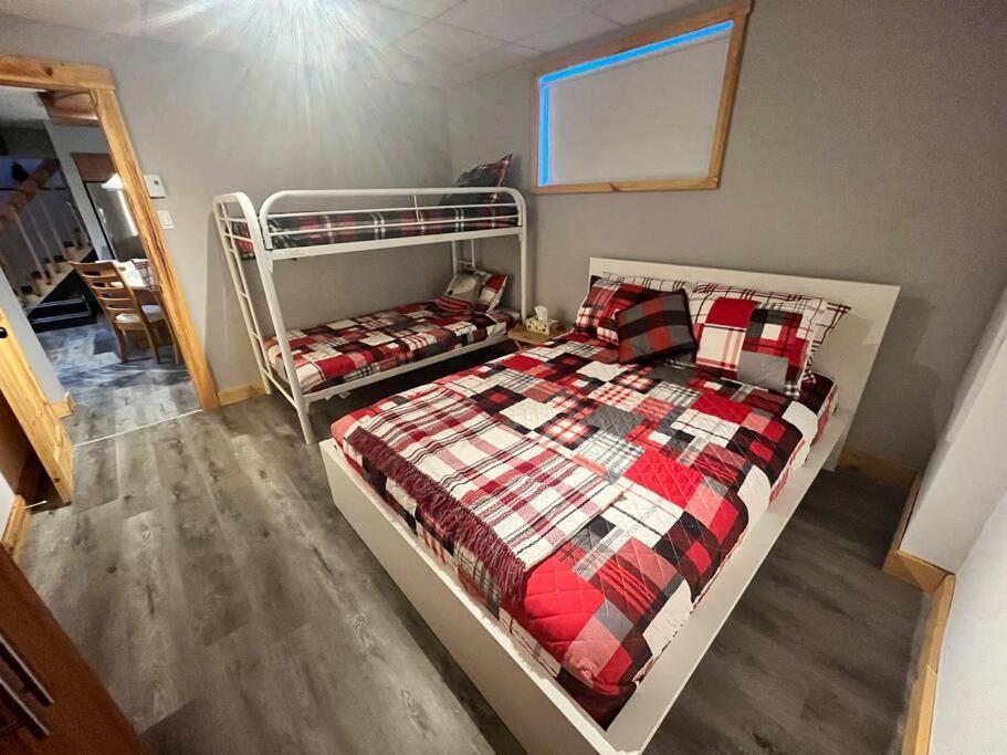 Appartement Mont Edouard, Hebergement Paisible A La Montagne LʼAnse-Saint-Jean Eksteriør bilde