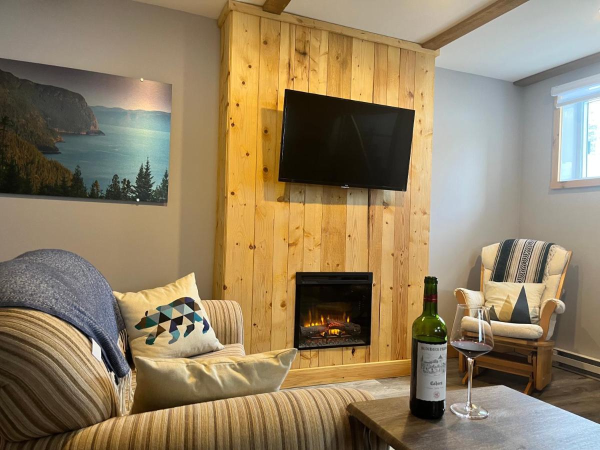 Appartement Mont Edouard, Hebergement Paisible A La Montagne LʼAnse-Saint-Jean Eksteriør bilde